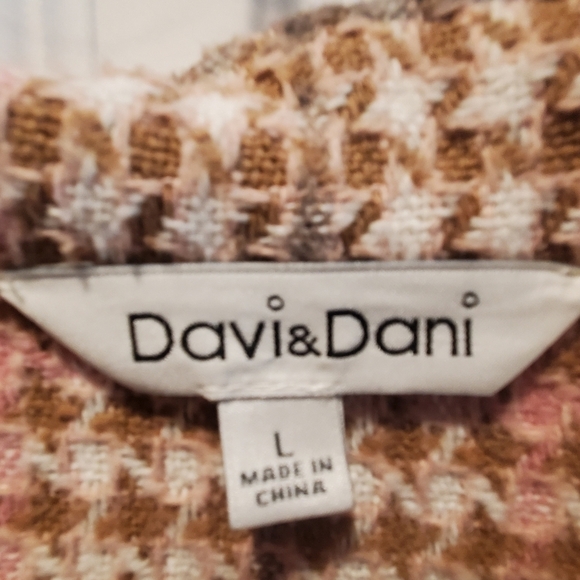 Davi&Dani shacket . Sz large. Blush/brown. Tweed - Picture 3 of 4